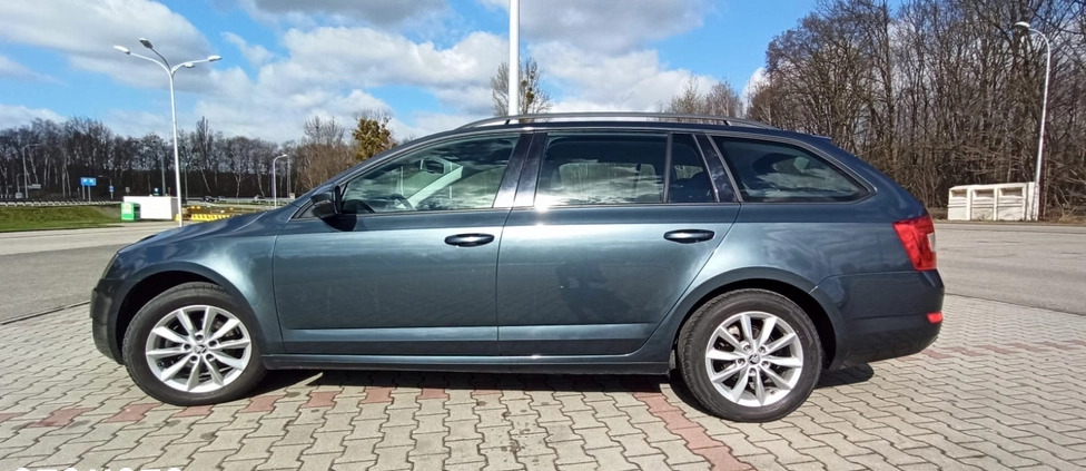 Skoda Octavia cena 41500 przebieg: 179614, rok produkcji 2016 z Katowice małe 46